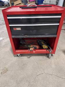 lot 1537 image: Craftsman Rolling Tool Cart with Tools
