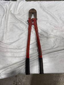 lot 1586 image: Red Handled Bolt Cutters