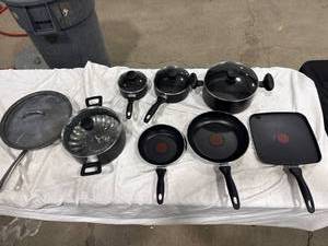 lot 1595 image: T-fal Cookware Set