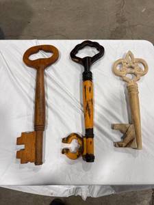 lot 1596 image: Set of 3 Decorative Wooden Keys
