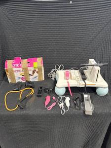 lot 1598 image: Nintendo Wii Fitness Bundle