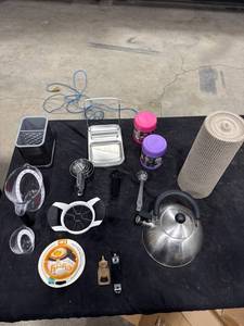 lot 1601 image: Assorted Kitchenware Lot