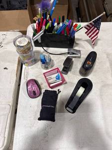 lot 1622 image: Assorted Office Supplies Lot