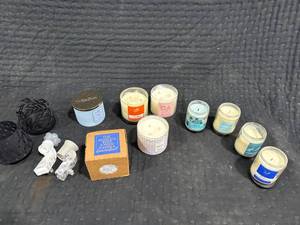 lot 1634 image: Bath & Body Works Candle & Wallflower Lot