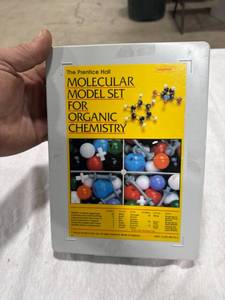 lot 1642 image: Prentice Hall Molecular Model Set