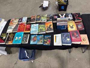 lot 1644 image: Assorted Book Collection