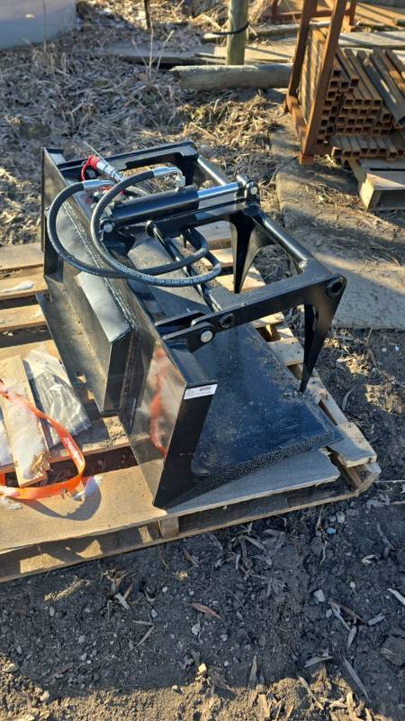 lot 11005 image: Future Mini Skid Plate Grapple