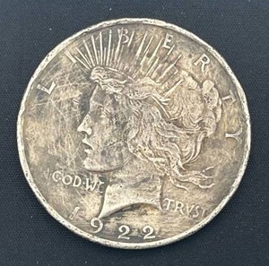 lot 32 image: 1922 Peace Dollar