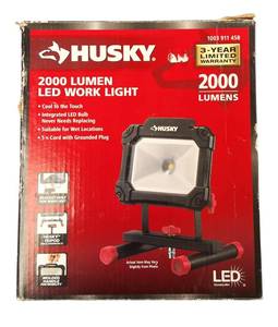 lot 3 image: Husky  2000-Lumen Portable LED Work Light
