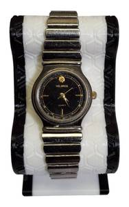 lot 56 image: Vintage Helbros Quartz Womens Watch with a Black Dial.