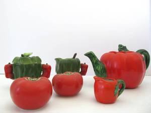 lot 27 image: Group of Vintage 1950s Vegetable-Form Ceramic Kitchen Items - Teapot Salt Pepper etc
