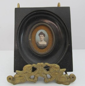 lot 60 image: Lovely Early Antique Victorian Framed Miniature Portrait of a Woman