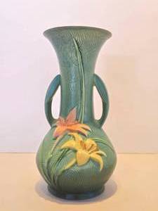 lot 108 image: Beautiful Large Signed ROSEVILLE Art Pottery 2-Handled Vase