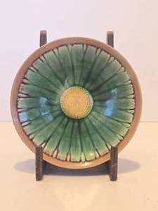 lot 113 image: Antique Majolica Sunflower Plate