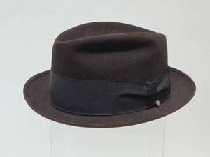 lot 155 image: Great Collection of Vintage etc Mens Hats #5