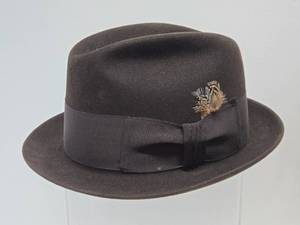 lot 156 image: Great Collection of Vintage etc Mens Hats #6