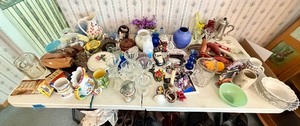 lot 12 image: Contents of Table - Vintage Glassware, Collectibles etc #2