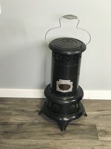 lot 220 image: ReplicaNon Working  Display Windsor Smokeless Oil Heater