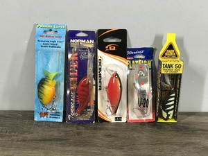 lot 275 image: Lot of 5 Fishing Lures in Original Packages - see description for more info