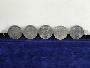 lot 297 image: 5 - Eisenhower One Dollar Coins - see description for more info