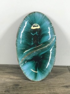 lot 342 image: Vintage BMP Canada Pottery Blue Mountain Canada Dish