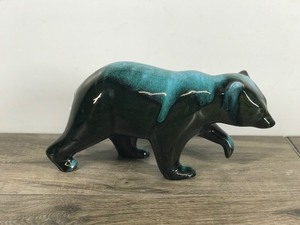 lot 346 image: Vintage Drip Glazed Blue Mountain Pottery Bear
