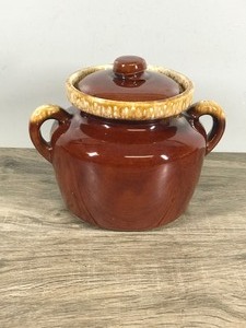 lot 375 image: Vintage McCoy Pottery #341 Brown Drip Bean Pot  Cookie Jar  USA