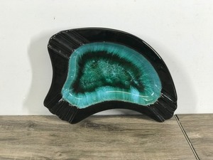 lot 389 image: Vintage Blue Mountain Pottery Ashtray