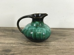 lot 395 image: VINTAGE BLUE MOUNTAIN POTTERY BMP Canada Pitcher Ewer Creamer Vase Drip Glaze 4