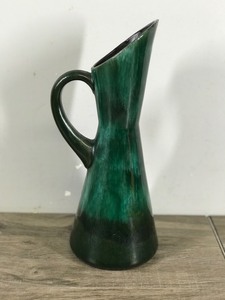 lot 397 image: Vintage Blue Mountain Pottery Pitcher