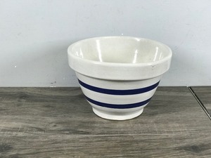 lot 403 image: Vintage R. R. P. Co. Roseville, Ohio Robinson Ransbottom Striped Bowl