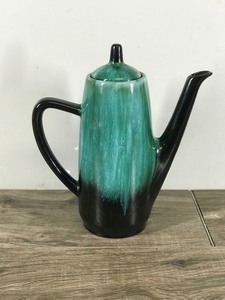 lot 413 image: Vintage BMP Canada Drip Glaze Blue Mountain Pottery Coffee Pot