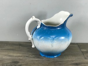 lot 415 image: Vintage Warwick Semi Porcelain Large Pitcher Peacock Blue & White Gold Trim