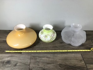 lot 427 image: 3 - Vintage Glass Lamp Shades