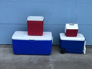 lot 2 image: Lot of 4 Coolers
