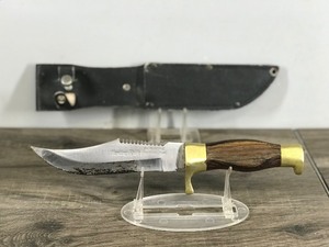 lot 186 image: Professional Stainless Steel Hunting Knife with Sheath