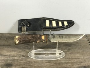 lot 185 image: Schrade U.S.A. #498 Hunting Knife with Sheath