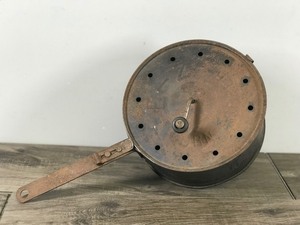 lot 173 image: Vintage E-Z Corn Popper