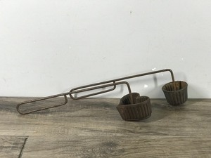 lot 169 image: 2 - Vintage Griswold No. 2 Rosette Patty Molds