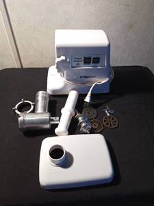 lot 27 image: Villa Ware Meat grinder with attachments
