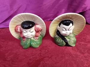 lot 53 image: 2 Copley wall mount planters