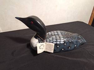lot 108 image: Hand painted wood loon