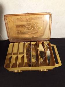 lot 132 image: Mini Magnum Plano 2-sided tackle box of musky spoons, lures and spinners