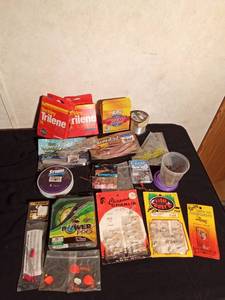 lot 138 image: Bucket full of tackle