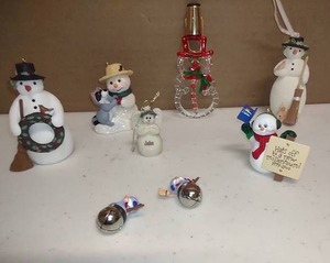 lot 352 image: Christmas Ornaments SNOW MAN
