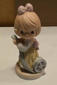 lot 6 image: Precious Moments You Oughta Be In Pictures Item#490327