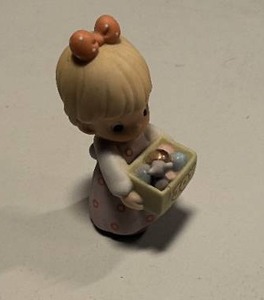 lot 11 image: Precious Moments Joy item#634778