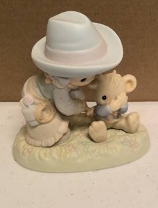 lot 27 image: Precious Moments I Cant Bear to Let You Go Item#532037