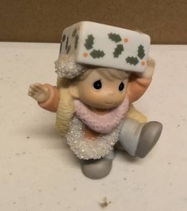 lot 30 image: Precious MomentsSmitten with Christmas Spirit Item#205999
