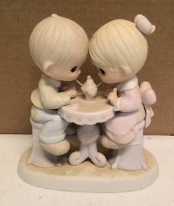 lot 38 image: Precious Moments Our Friendship is Soda-Licious Item#524336